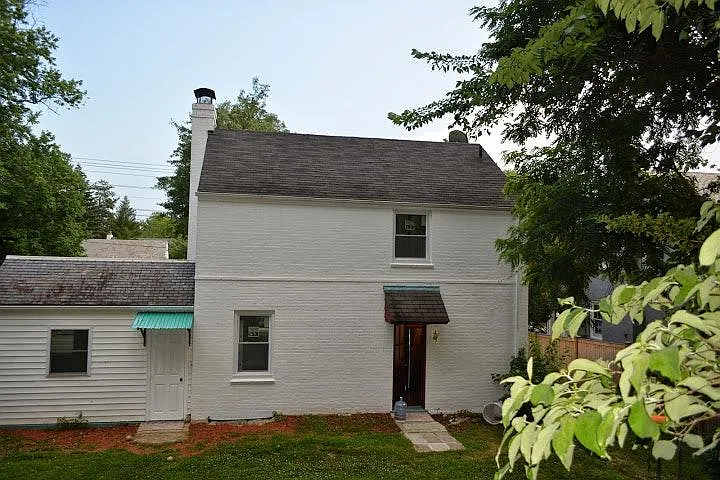 3 bed, 2.5 bath, $4,100 — Photo 4