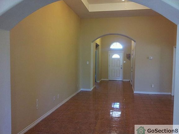 4th image of 612 Trout St