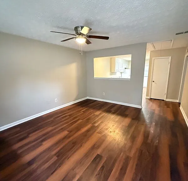 164 Kimberly Way SW — Photo 4