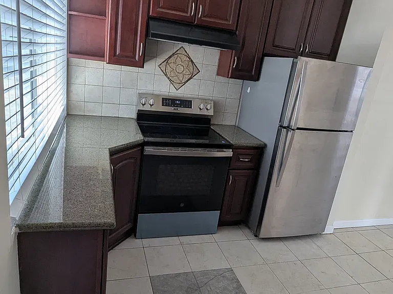 160 Linscheid Dr — Photo 3