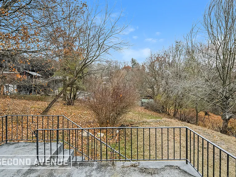 154 Collins Dr — Photo 19