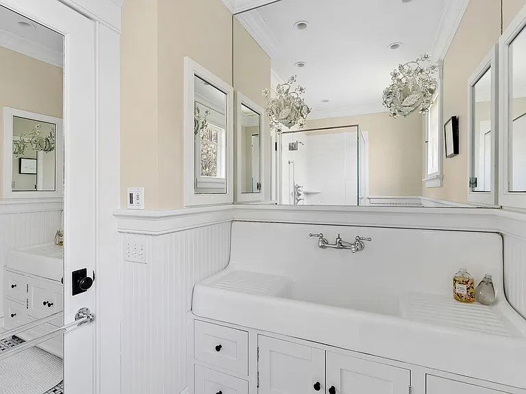 517 E Lake Dr — Photo 7