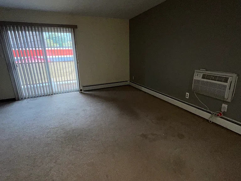 110 Rockwood Ave #B — Photo 4