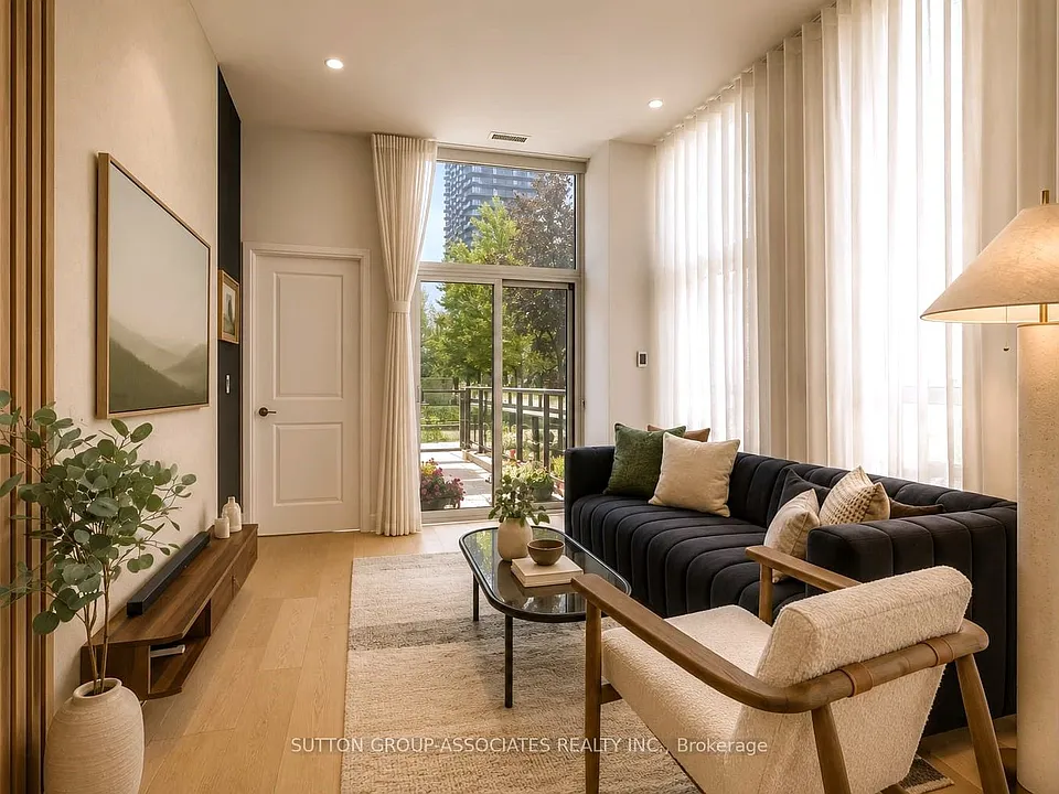 15 Zorra St #104