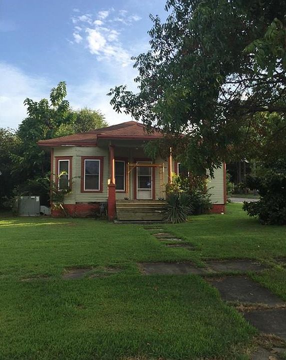 2nd image of 502 E Seminole Ave
