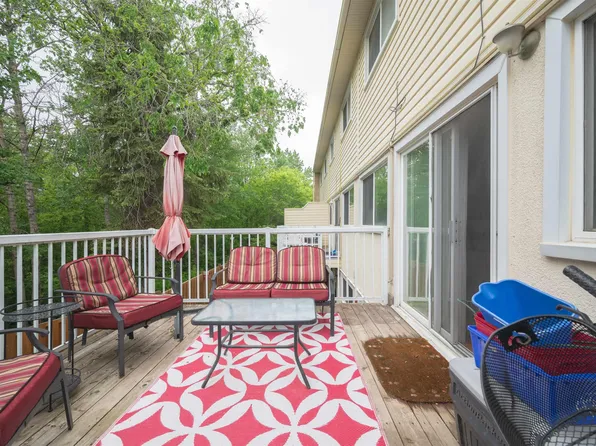 31 Royal Rd NW, Edmonton, AB T6J 2E7