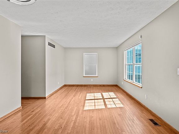 5th image of 210 S Mantua St