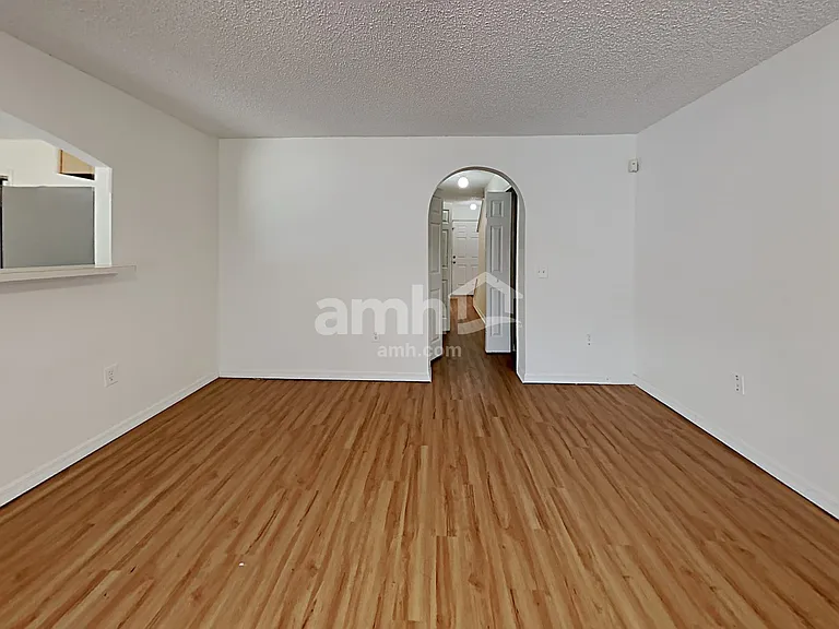 10421 Opus Dr — Photo 4