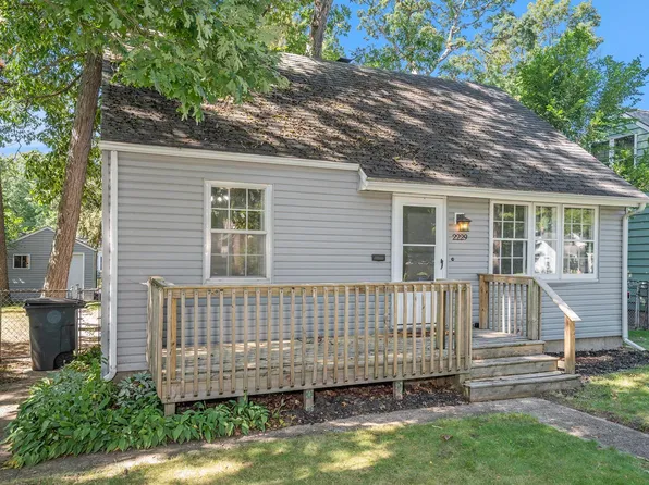 2229 Inglewood Pl, South Bend, IN 46616