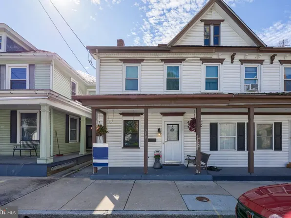 319 N Railroad St, Palmyra, PA 17078