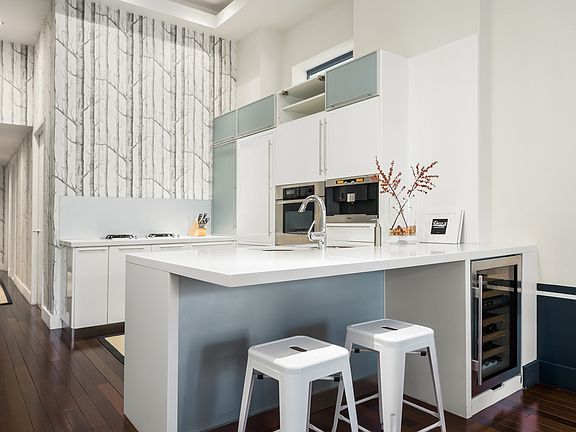 4th image of 92 Greene St APT 3B