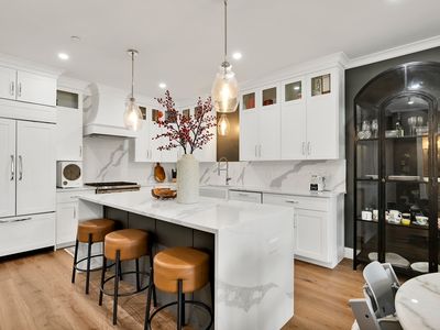 298 Washington St #306, Westwood, MA, 02090