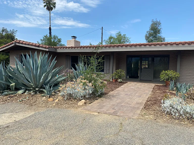 16613 N Mesa Dr — Photo 1