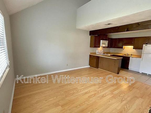 2nd image of 435-7 Ponderosa Ave
