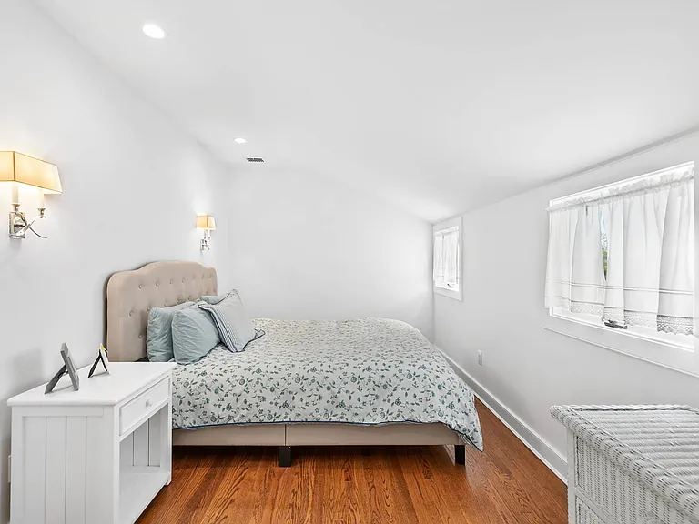 42 Peconic Ave — Photo 21