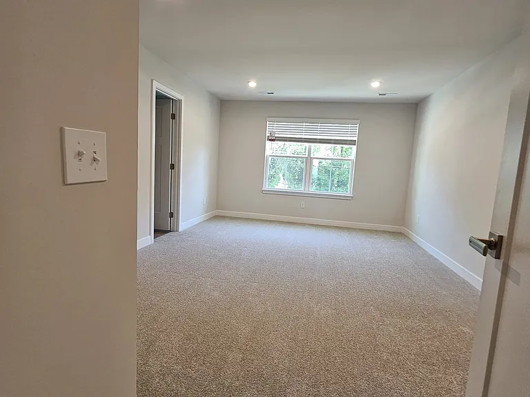 336 Lograto Ln — Photo 10