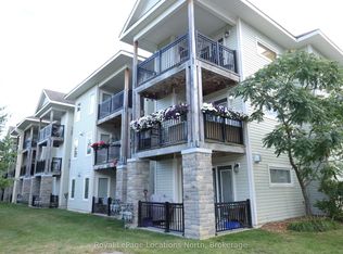 1 Brandy Lane Dr #201, Collingwood, ON L9Y 0X4