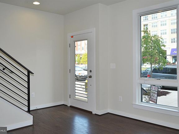 5th image of 239 Crown Park Ave
