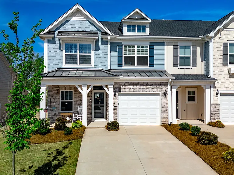 323 Nettle Ln — Photo 2
