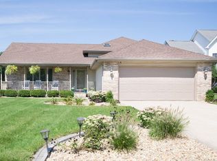 920 Doe Path Ln, Crown Point, IN 46307