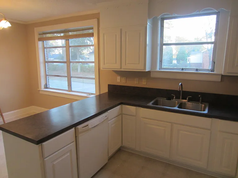 728 Lafayette Ave — Photo 9