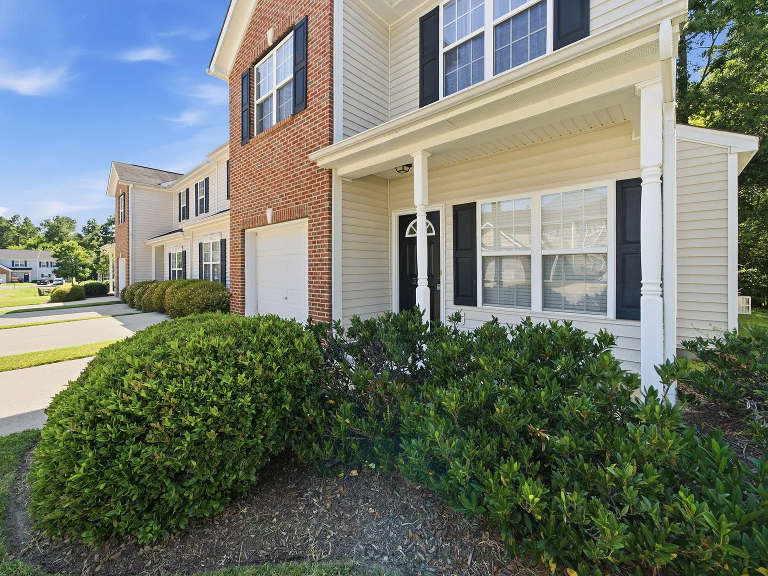 3 bed, 2.5 bath, $1,750 — Photo 3