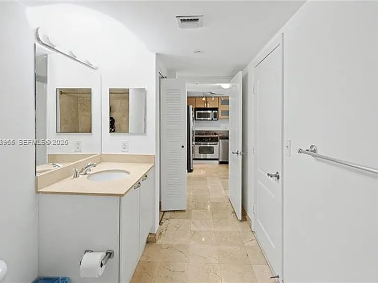 2101 Brickell Ave #CU-1611 — Photo 21