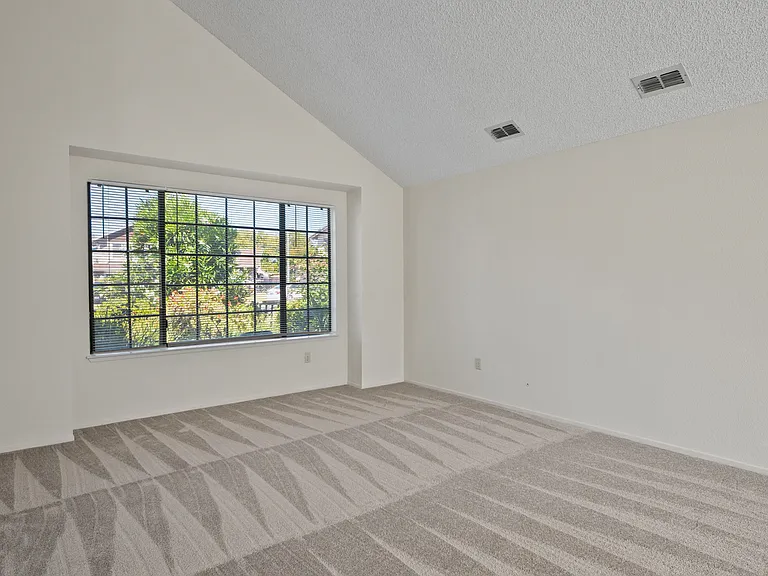 321 Brookshire Ct — Photo 32
