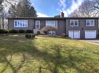 14 Old Stream Ln, Trumbull, CT 06611