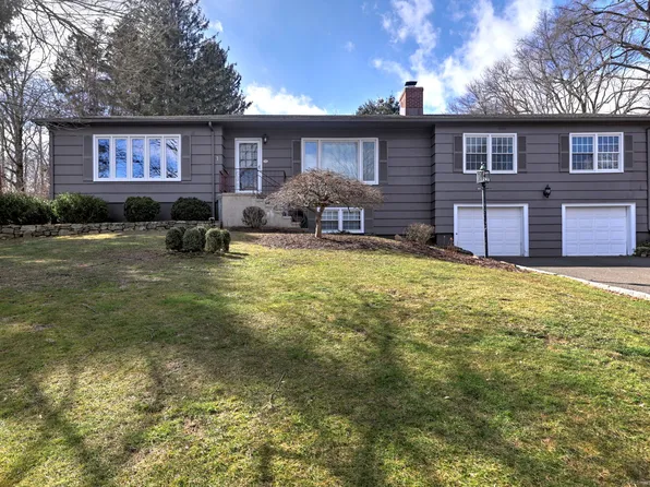 14 Old Stream Lane, Trumbull, CT 06611