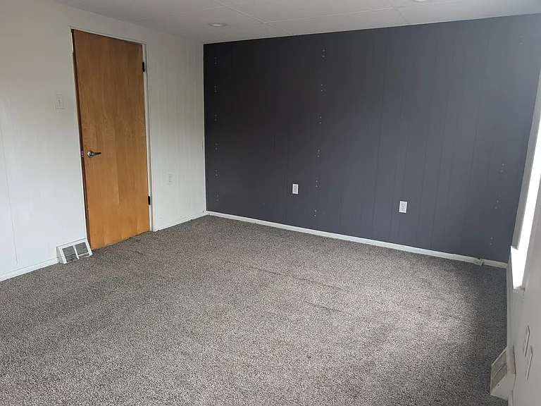 2nd floor: bedroom 1