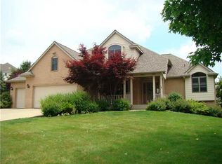 31 Penntowne Dr, Irwin, PA 15642