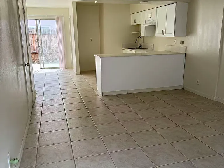 4760 Bandera St #4 — Photo 7