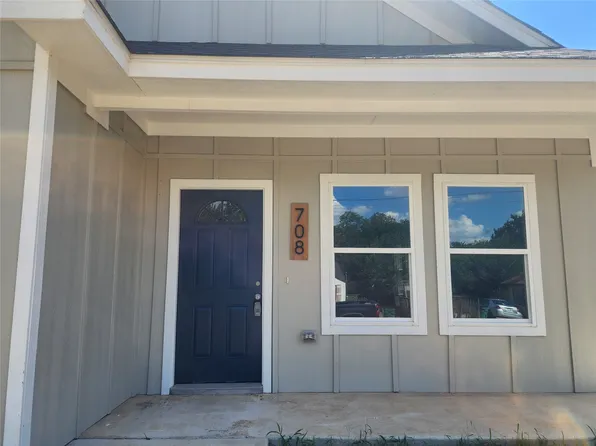 708 Elba St, Bowie, TX 76230