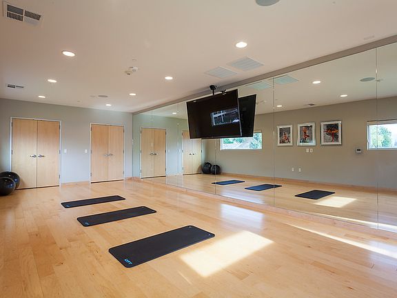 5th image of 225 Union Ave #437