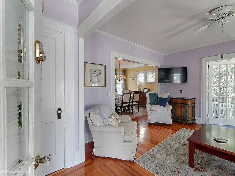 Powel Ave — Photo 2