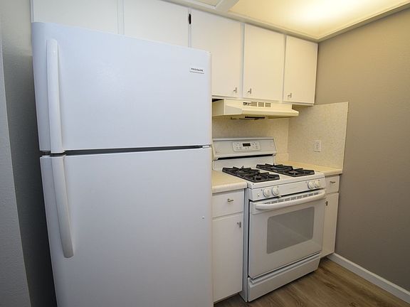 4th image of 1168 S Foothill Dr APT 624