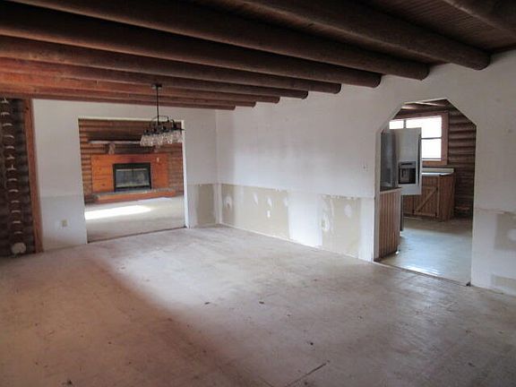 3rd image of 7714 Jasmine Drive