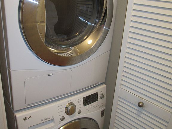 4th image of 5402 Balboa Arms Dr Unit 410