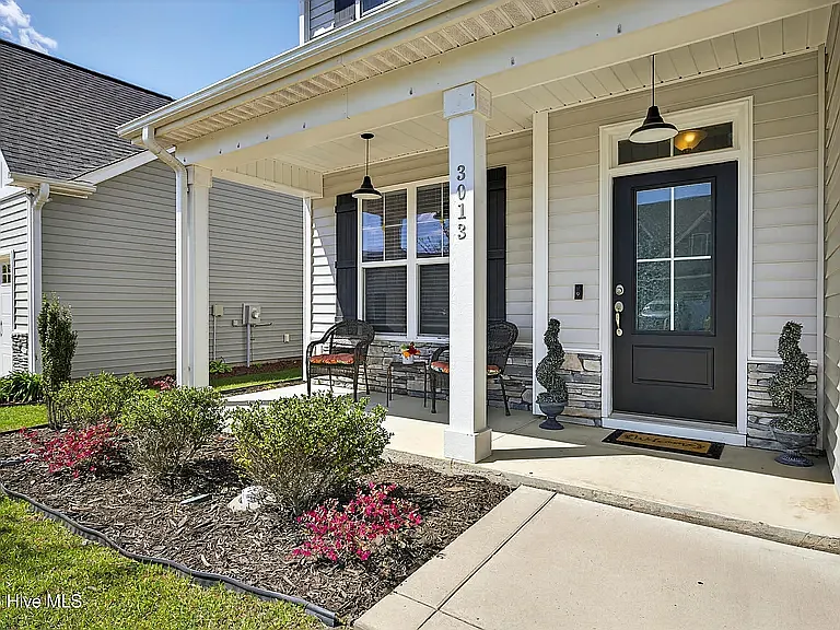 3013 Primrose Ln — Photo 3
