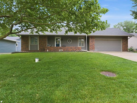2nd image of 742 Erin Ln