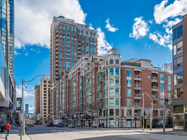 38 Avenue Rd #1802, Toronto, ON M5R 2G2