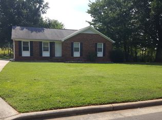 123 N Forestwood Ct, Mebane, NC 27302