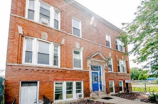 1st image of 2419 W Fullerton Ave #Gw