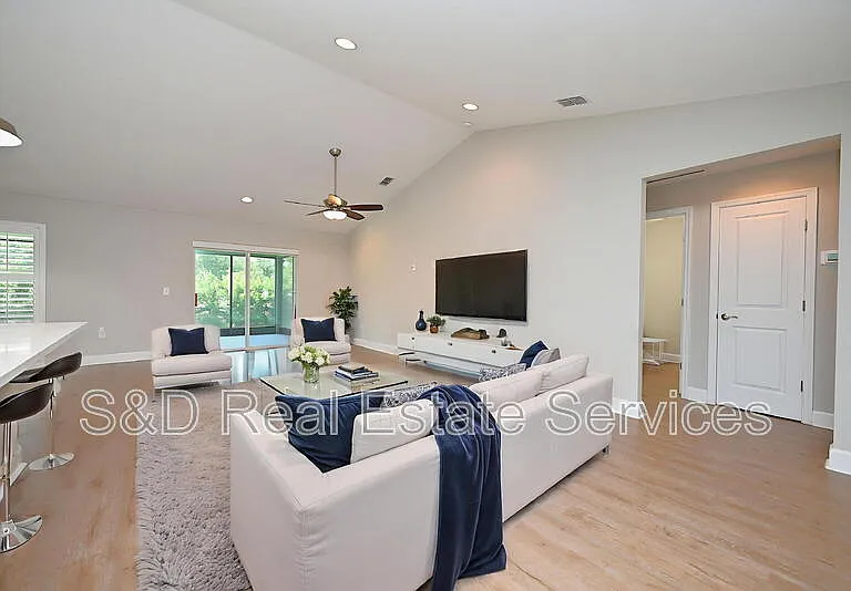 4435 Lake Hancock Rd — Photo 20