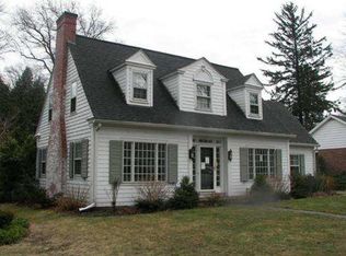 225 Seminole Dr, Erie, PA 16505