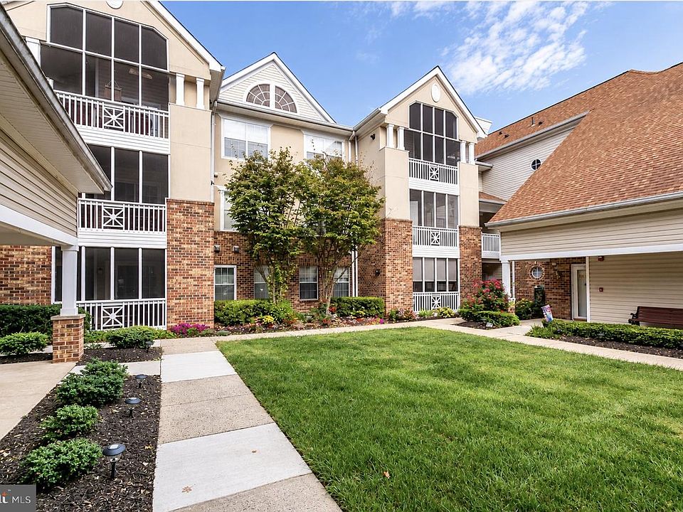 1st image of 300 Canterbury Rd APT N