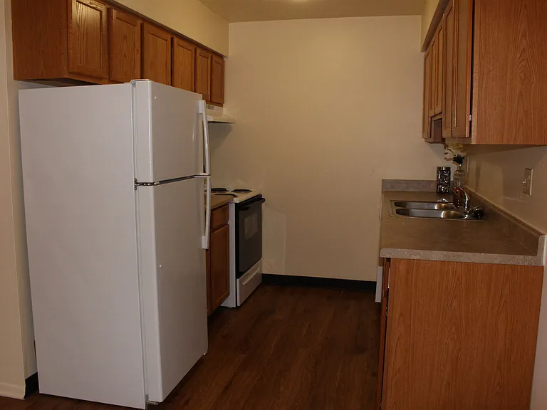 Kimberly Club Apartments — Photo 140