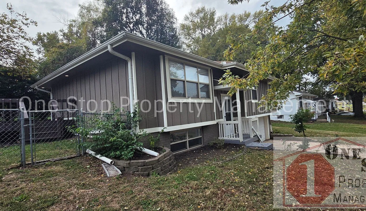 Beautiful 3 Bedroom / 1.5 Bathroom House in Blue Springs! — Photo 2