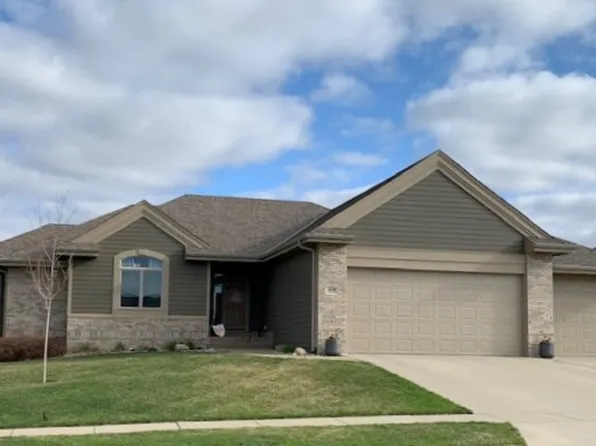 608 E 29th St, Yankton, SD 57078